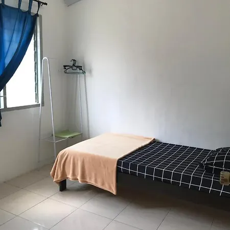 Solehah Homestay Seri Iskandar Exterior photo