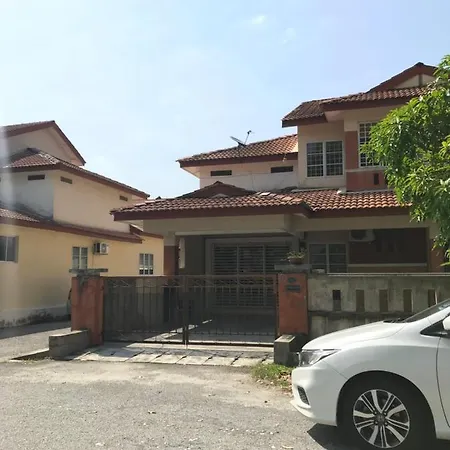 Solehah Homestay Seri Iskandar Exterior photo